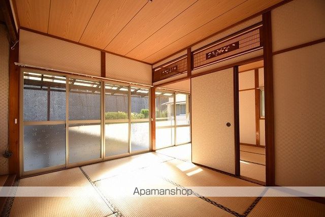 小宮路貸家 F棟の内装写真