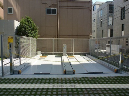 ＳＫナインティ門前仲町[1R/26.32m2]の駐車場