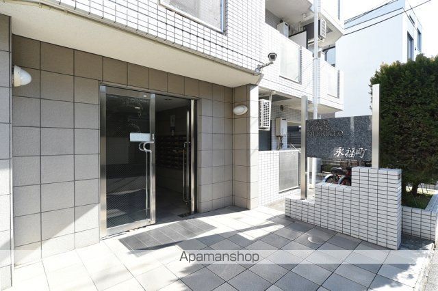 ワールドパレス永福町の玄関写真