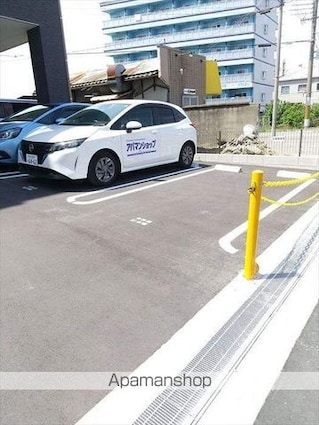 サンブレストビル[事務所/29.62m2]の駐車場