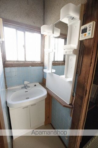 江田島市 2階建 築51年の内装写真