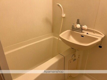 レオパレスＲ＆Ｋ[1K/23.18m2]のバス