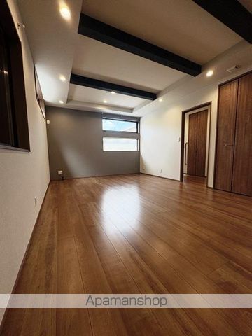 山之上西町戸建の内装写真
