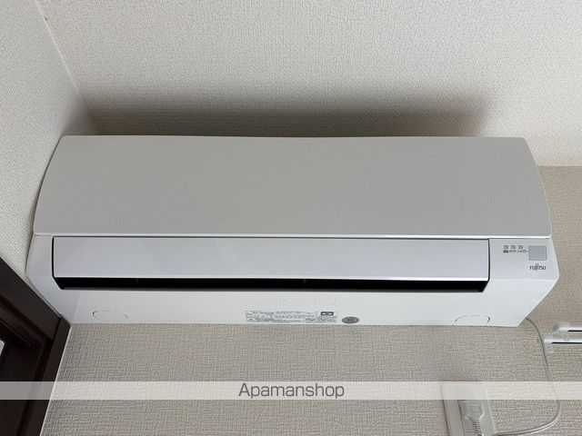 a.Tarpoの内装写真