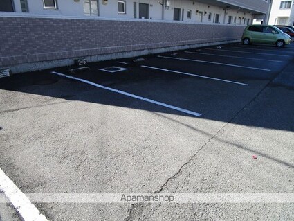 ルミナスコート[1R/24.1m2]の駐車場1