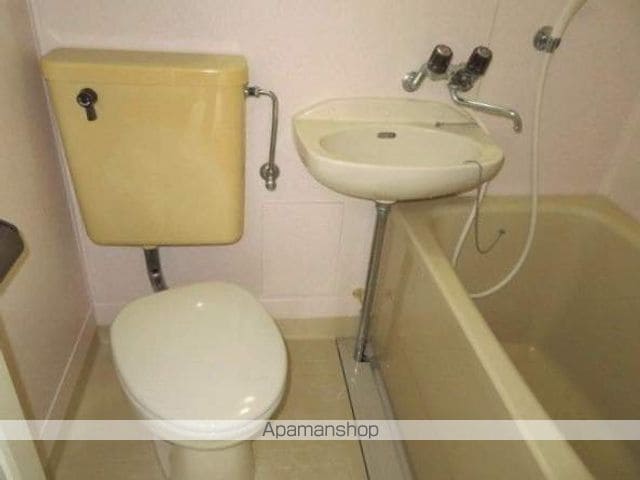 街道ビルの内装写真