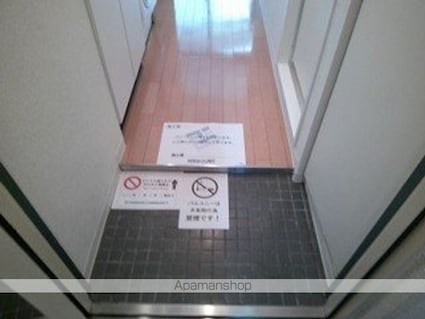 フェニックス西新宿５丁目弐番館[1R/19.45m2]の玄関