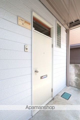 ハイツしらゆりの玄関写真