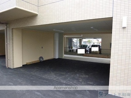 メゾン辻町[1LDK/35m2]の駐車場2