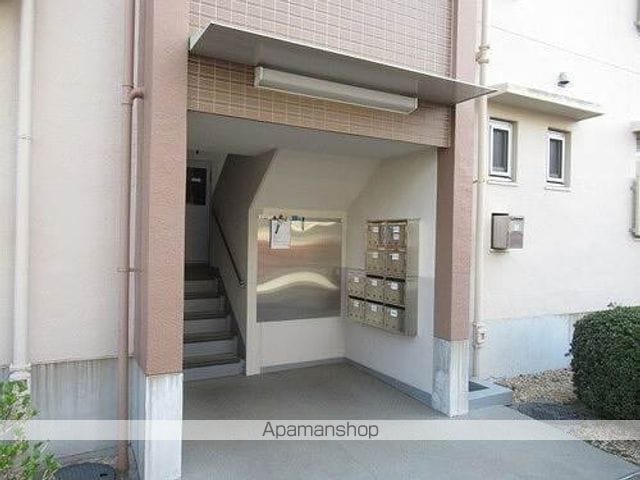 有馬南住宅1号棟の玄関写真