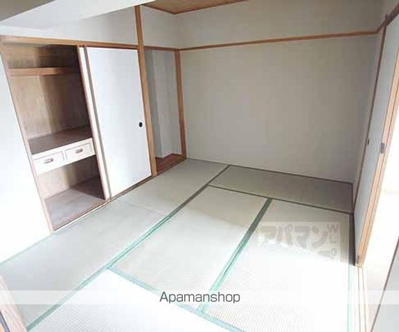 嵯峨西和の内装写真