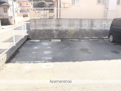 グランシャリオ[1K/22.58m2]の駐車場