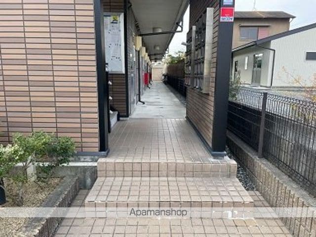 レオパレスクレージュの玄関写真