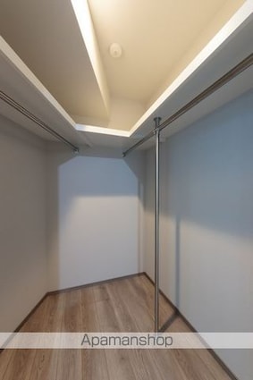 東京都港区南青山２丁目[2LDK/78.29m2]の収納