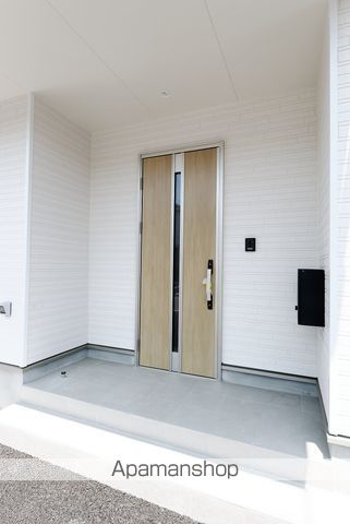 平塚市 2階建 新築の玄関写真