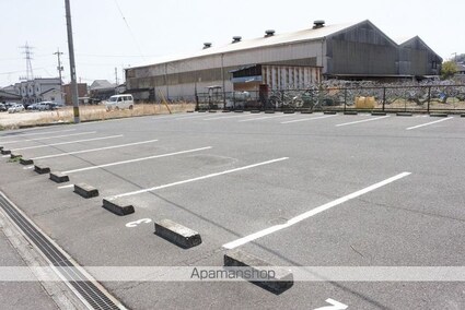 サンフラワー山波[1K/23.18m2]の駐車場