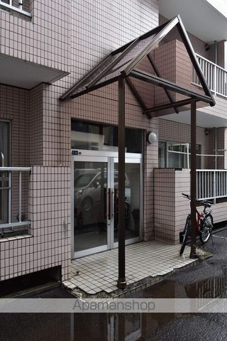 第8大慶ビルの玄関写真