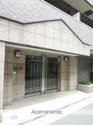 グランヴァン中野新橋の玄関写真