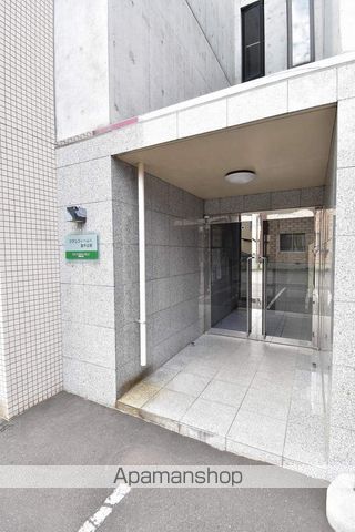 サザンフィールド豊平公園の玄関写真