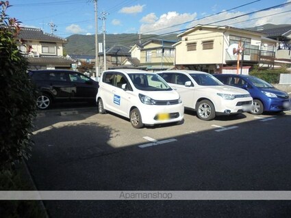 フレグランスグレープＢ[1LDK/43.75m2]の駐車場