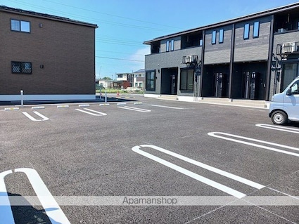 シュティル・ブリーゼＡ[1LDK/50.01m2]の駐車場