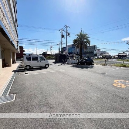 エルミナリゾート南草津[1R/28.6m2]の駐車場3