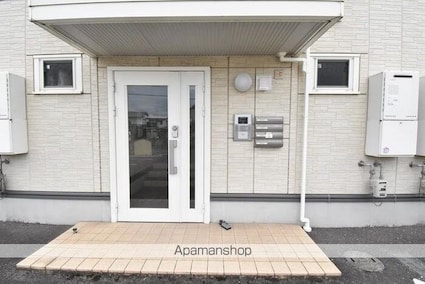 ヴェルナーレ香西東[2DK/50.47m2]のエントランス