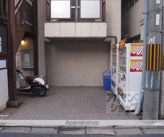 ボックス七条の玄関写真