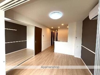 オプレント芳賀[1LDK/42.15m2]のリビング・居間1