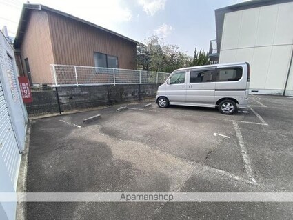 ＳＴハイツＣ[2K/35.3m2]の駐車場