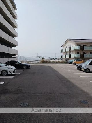 ノースグランパス[2LDK/62.27m2]の駐車場