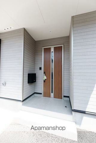 平塚市 2階建 新築の玄関写真