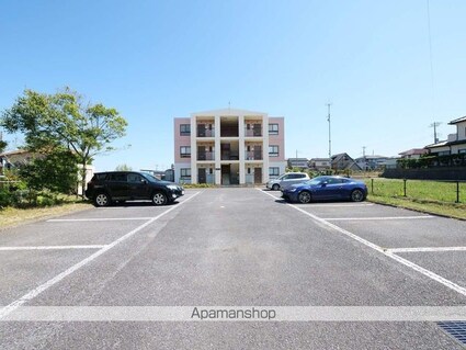 ポートヒルズカシマ[2LDK/60.72m2]の駐車場