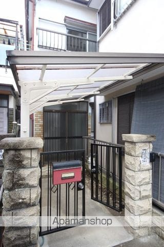阪急電鉄宝塚線 石橋阪大前駅 徒歩13分 2階建 築48年の玄関写真