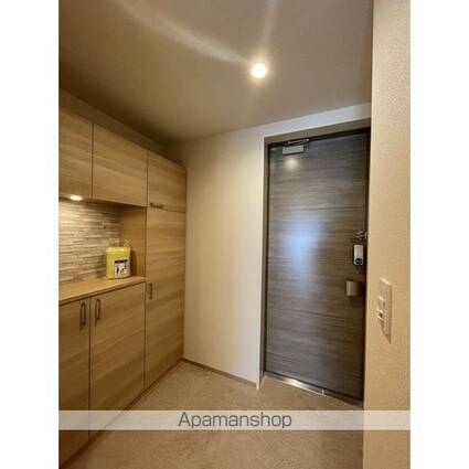 Ｌ’ｓ　ｒｅｓｉｄｅｎｃｅ東中野[2LDK/60.98m2]の玄関