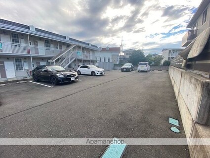 エレガント桐[2LDK/69.03m2]の駐車場2