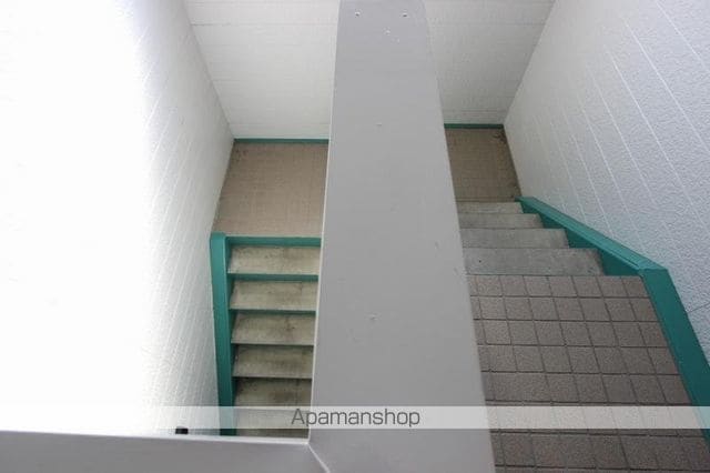 ロイヤルクレインハイツ[3DK/51.34m2]の共用部3