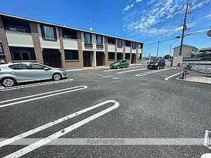 レジデンス・リオ　Ⅱ[1LDK/49.1m2]の駐車場2