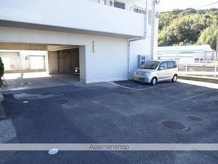 Ｂｌａｎｃ　Ｄ’ｏｒ[2DK/46.24m2]の駐車場1