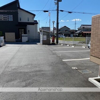 滋賀県守山市勝部２丁目[2LDK/66m2]の駐車場1