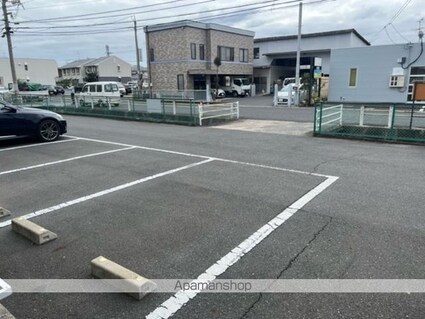 エントピア新保　Ａ棟[3DK/52.89m2]の駐車場