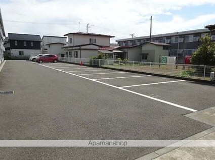 レオパレス泉３[1K/23.97m2]の駐車場