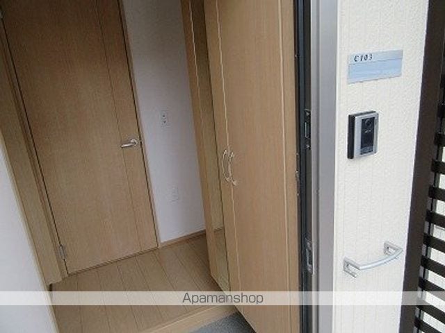 クローバーヒルズCの玄関写真