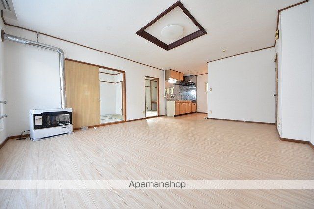 三和興産マンションの内装写真
