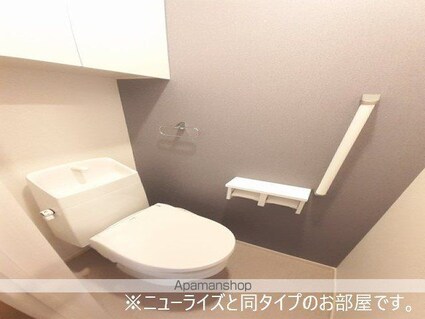 和歌山県和歌山市加納[1LDK/50.87m2]のトイレ