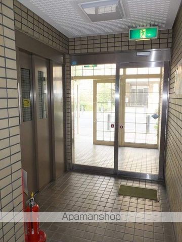 ウェルハイツ東園田の玄関写真