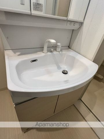 セレニティ桜之町東A棟の内装写真