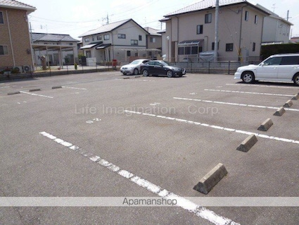 ｍ５．Ｂａｎｋｓ[3DK/56.7m2]の駐車場1
