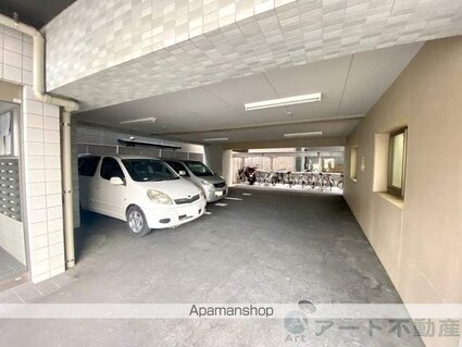 ヴェルデ・フレスコ本町[1LDK/33.19m2]の駐車場