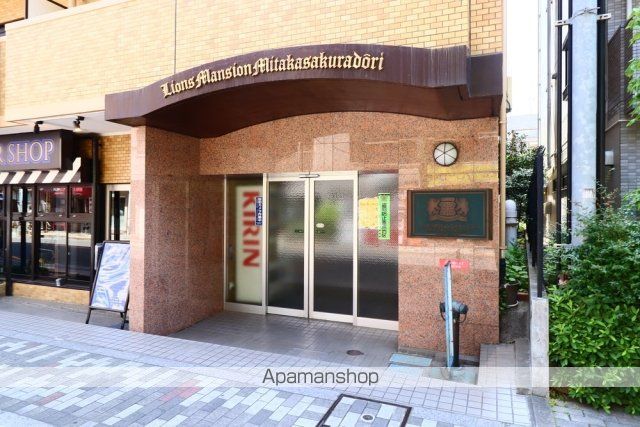 ライオンズマンション三鷹さくら通りの玄関写真